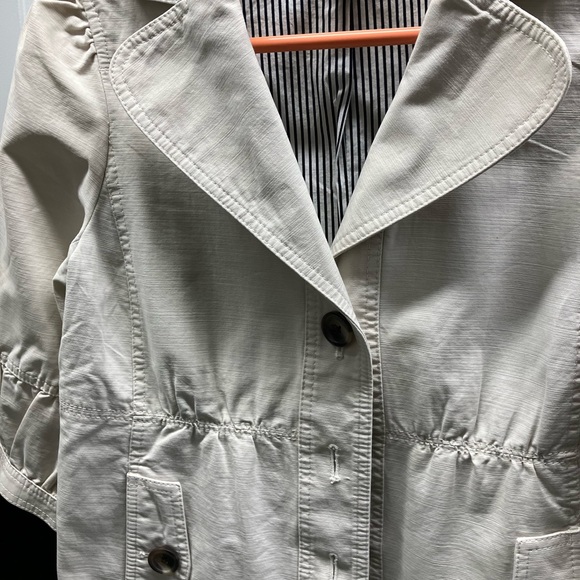 Ann Taylor light khaki 3/4 sleeve blazer - Picture 3 of 7